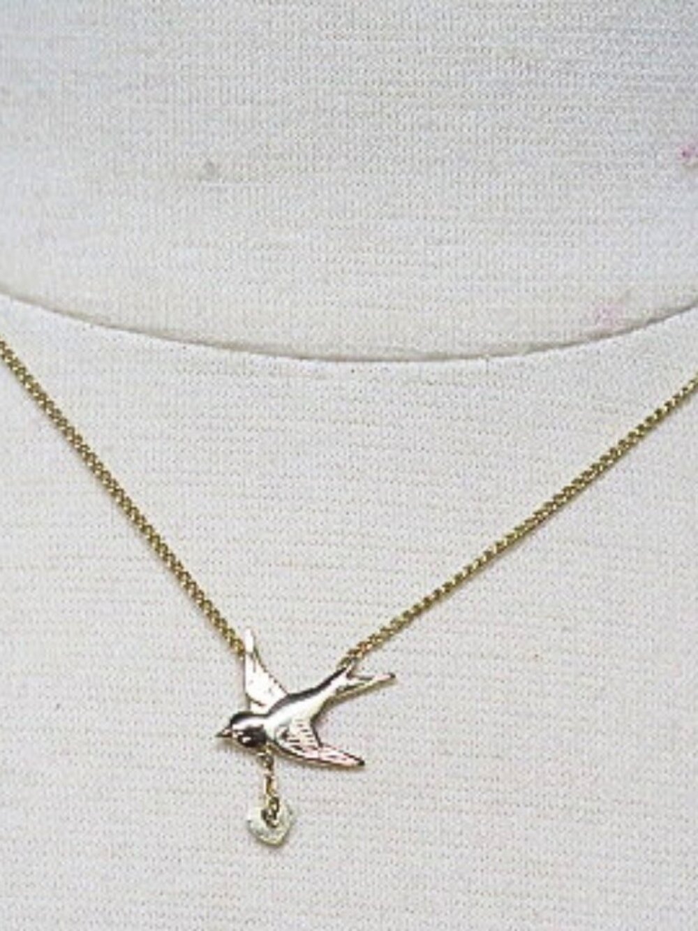Vintage Gold Tone Flying Swallow Bird Pendant Charm Necklace